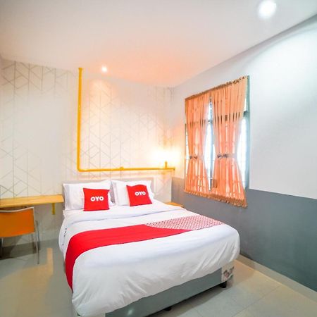OYO 90874 Millenium Inn 2 Medan Exterior foto